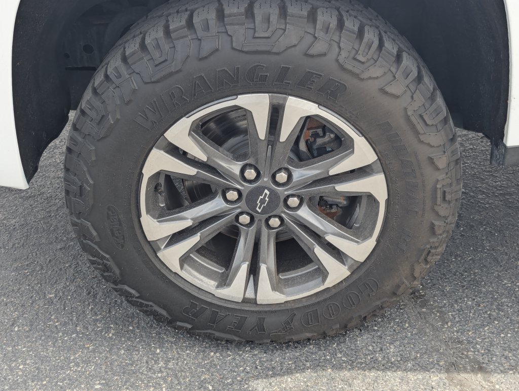 Used 2021 Chevrolet Colorado Z71 w/ Safety Package AWD/4WD image 12