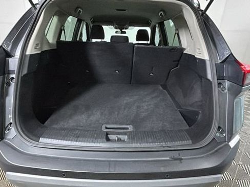 Used 2022 Nissan Rogue S AWD/4WD image 28