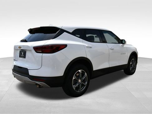 Used 2025 Chevrolet Blazer LT AWD/4WD image 8