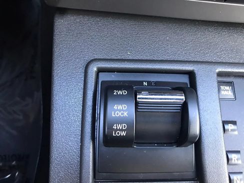 Used 2012 Jeep Liberty Sport AWD/4WD image 22