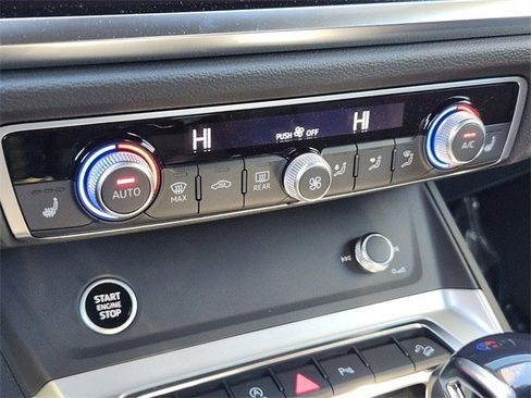 New 2025 Audi Q3 2.0T Premium image 18