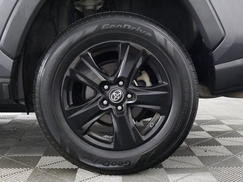 Used 2019 Toyota RAV4 XLE image 16