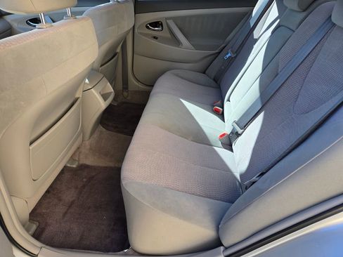 Used 2011 Toyota Camry LE image 7