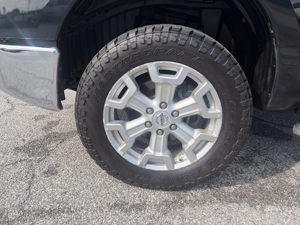 Used 2018 Nissan Titan SV w/ SV Convenience Package AWD/4WD image 27