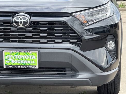 Used 2020 Toyota RAV4 XLE image 8