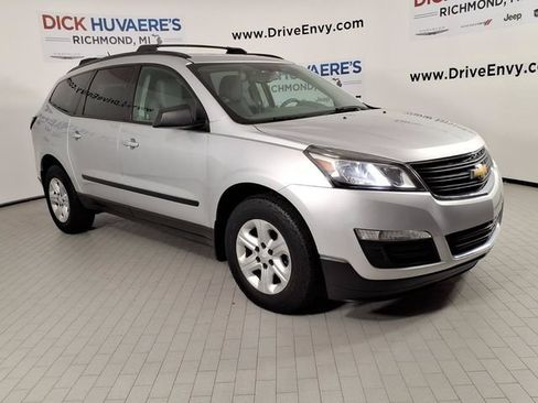Used 2017 Chevrolet Traverse LS AWD/4WD image 3