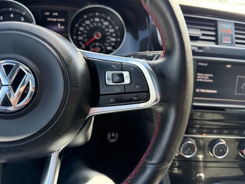 Used 2016 Volkswagen GTI SE image 30