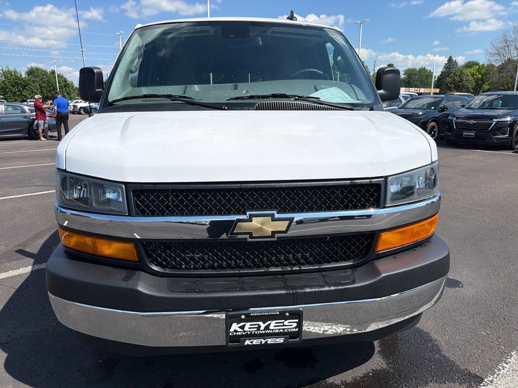 Used 2025 Chevrolet Express 3500 LT w/ LT Preferred Equipment Group RWD image 12