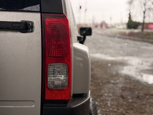 Used 2007 HUMMER H3 AWD/4WD image 16