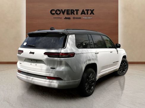 New 2026 Jeep Grand Cherokee L Summit w/ Obsidian Package AWD/4WD image 5