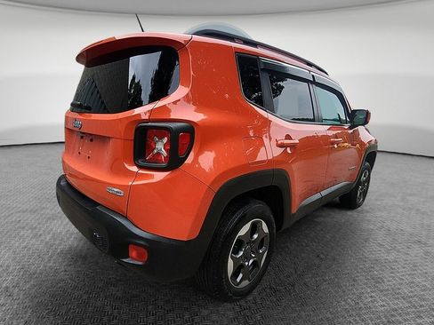 Used 2016 Jeep Renegade Latitude AWD/4WD image 3