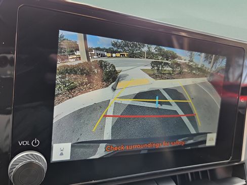 Used 2024 Toyota RAV4 XLE Premium image 9