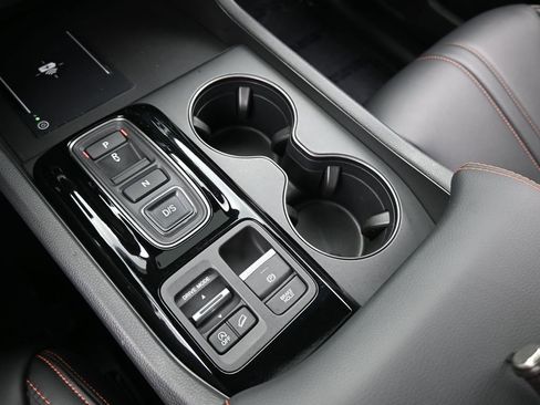 Used 2025 Honda Pilot TrailSport image 20