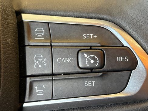 Used 2024 Jeep Compass Limited AWD/4WD image 18