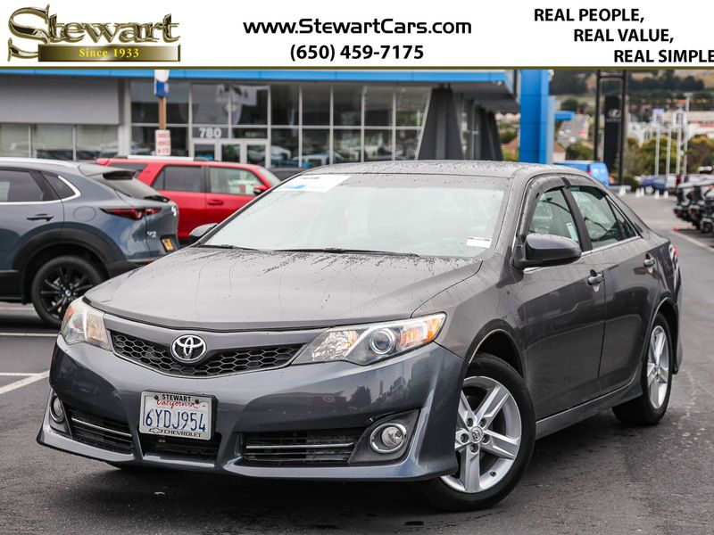 Used 2012 Toyota Camry SE image 1