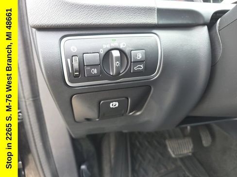 Used 2018 Volvo S60 T5 Dynamic w/ Vision Package FWD image 16