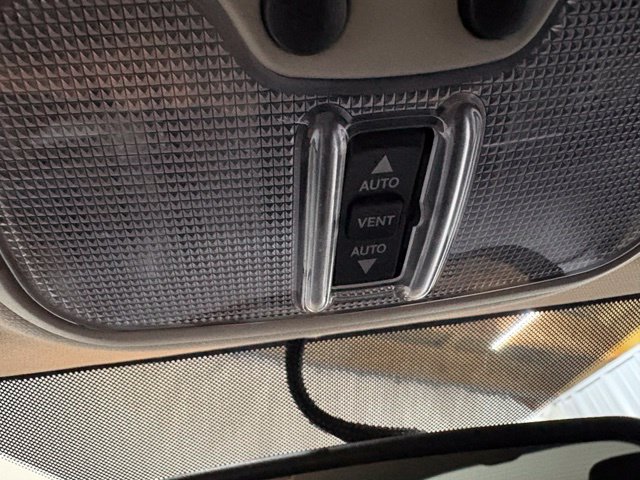 Used 2016 Jeep Compass High Altitude FWD image 33