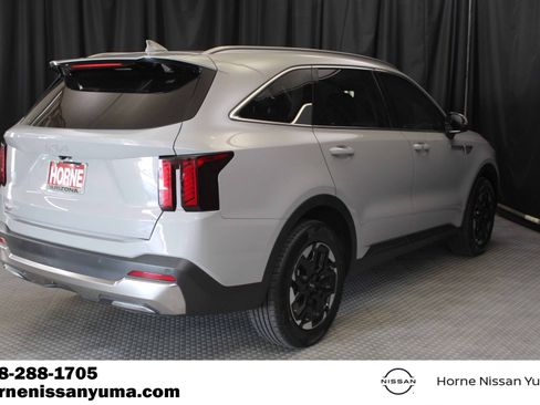 Used 2025 Kia Sorento S w/ Panoramic Sunroof Package FWD image 14