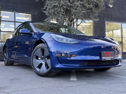 Used 2023 Tesla Model 3 Standard Range image 8