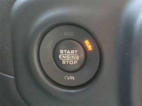 Used 2021 Jeep Gladiator Sport image 25