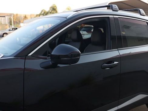 New 2025 Nissan Kicks SR image 12