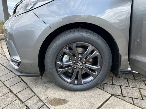 New 2026 Toyota Sienna XSE image 18