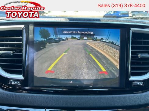 Used 2023 Chrysler Pacifica Touring-L FWD image 16
