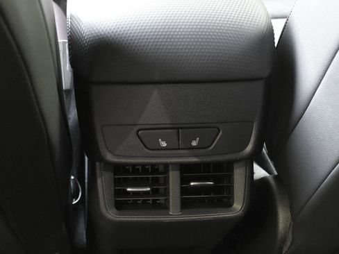 New 2026 Chevrolet Equinox RS w/ Convenience Package III AWD/4WD image 8