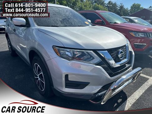 Used 2017 Nissan Rogue S AWD/4WD image 1