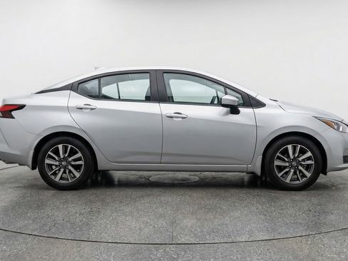 Used 2025 Nissan Versa SV FWD image 8