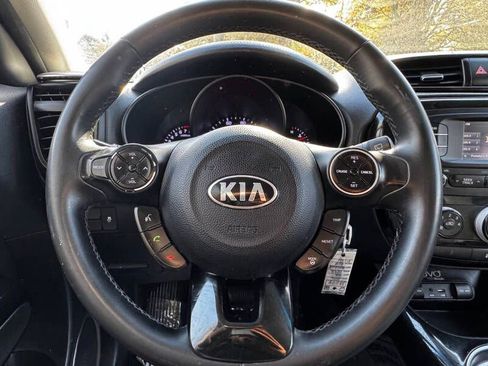 Used 2016 Kia Soul ! FWD image 12