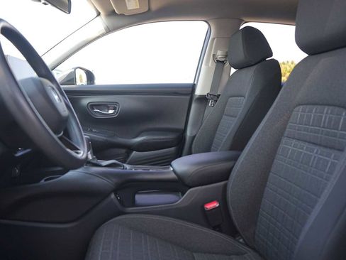 Certified 2024 Honda HR-V LX image 10