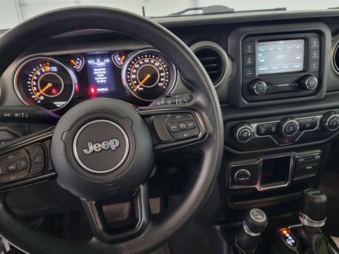 Used 2019 Jeep Wrangler Sport image 17