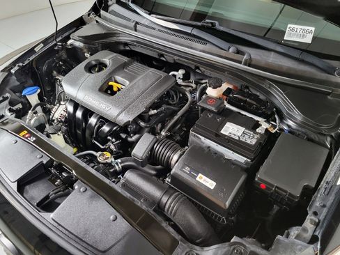 Used 2018 Hyundai Elantra SEL image 10