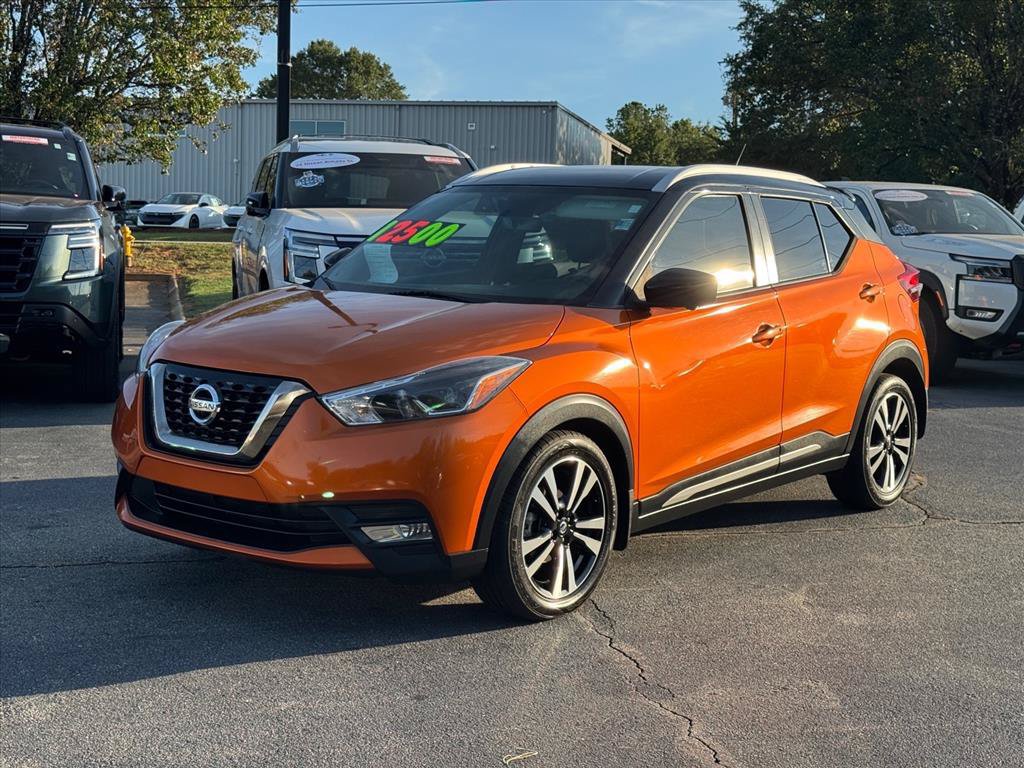 Used 2019 Nissan Kicks SR w/ SR Premium Package FWD image 7