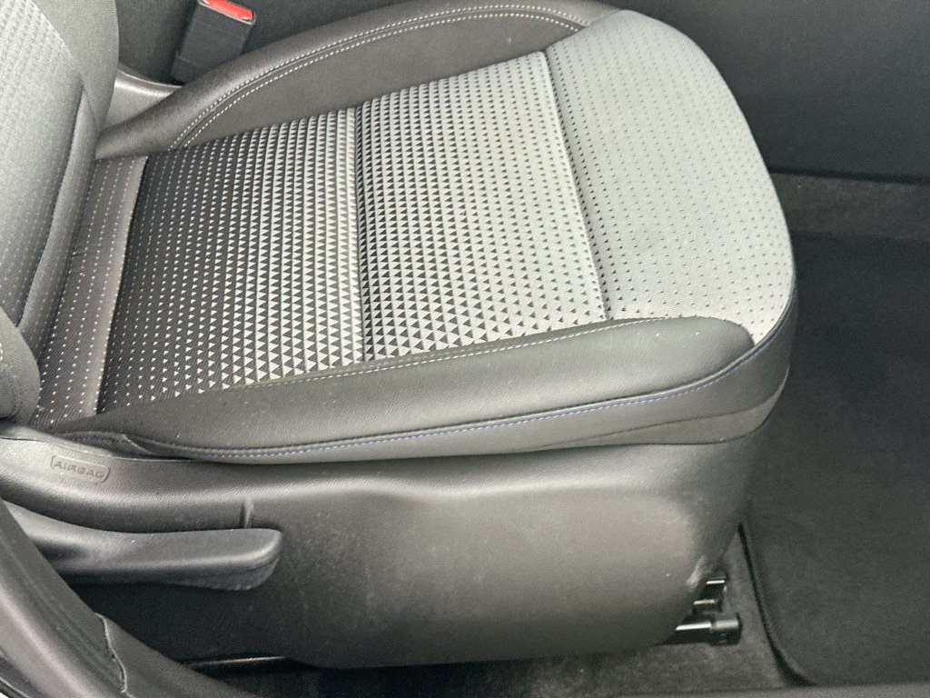 Used 2025 Chevrolet Trax LT w/ LT Convenience Package FWD image 23