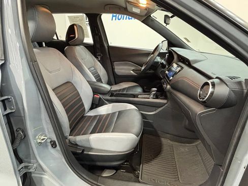 Used 2022 Nissan Kicks SR w/ Premium Package FWD image 29