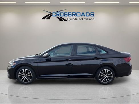 Used 2023 Volkswagen Jetta Sport image 2