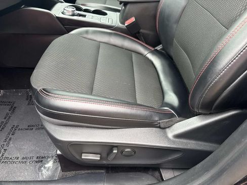 Used 2025 Ford Escape ST-Line FWD image 17
