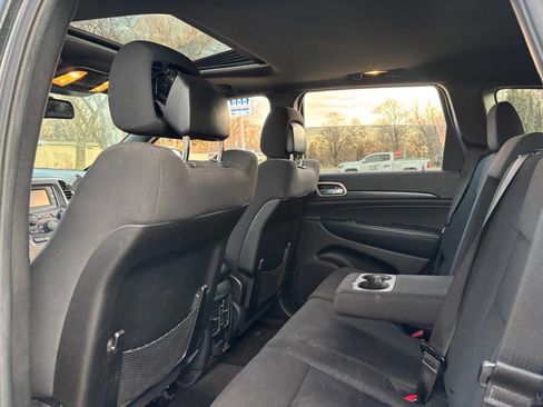 Used 2014 Jeep Grand Cherokee Laredo w/ Security & Convenience Group image 12