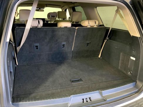 Used 2024 Ford Expedition Max XLT image 4