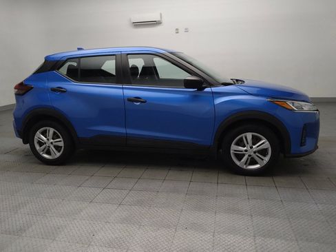 Used 2021 Nissan Kicks S FWD image 11