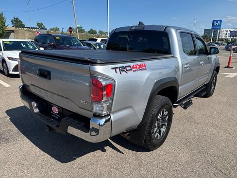 Used 2022 Toyota Tacoma TRD Off-Road AWD/4WD image 8