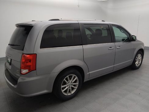Used 2019 Dodge Grand Caravan SXT FWD image 10