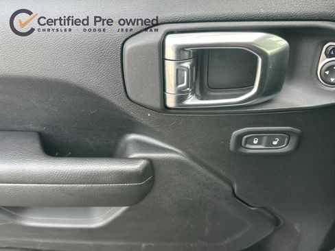 Used 2023 Jeep Wrangler Unlimited AWD/4WD image 12