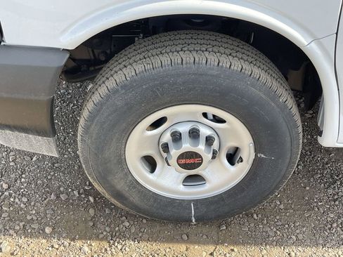 New 2025 GMC Savana 2500 Extended w/ Driver Convenience Package image 33