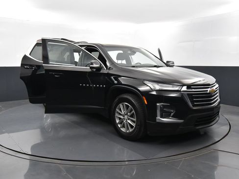 Used 2022 Chevrolet Traverse LT image 38