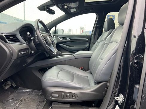 Used 2023 Buick Enclave Premium image 10