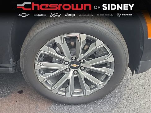 Used 2025 Chevrolet Tahoe High Country AWD/4WD image 12