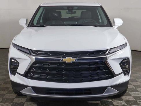 Used 2025 Chevrolet Blazer LT FWD image 9